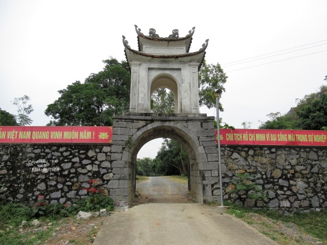 Cong den Dong Co
