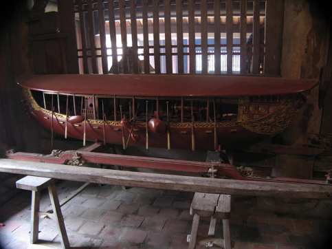 Thuyen rong Thai Binh 2.jpg